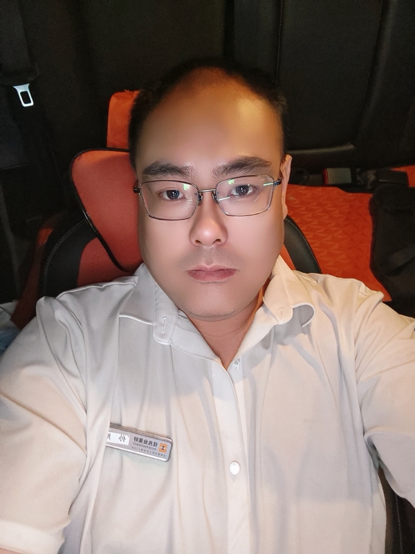 奢望永恒的第一张照片--沈阳闪婚服务中心